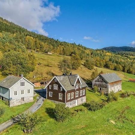 Heggjabygda Gjestegard, Nordfjordeid Kültér fotó