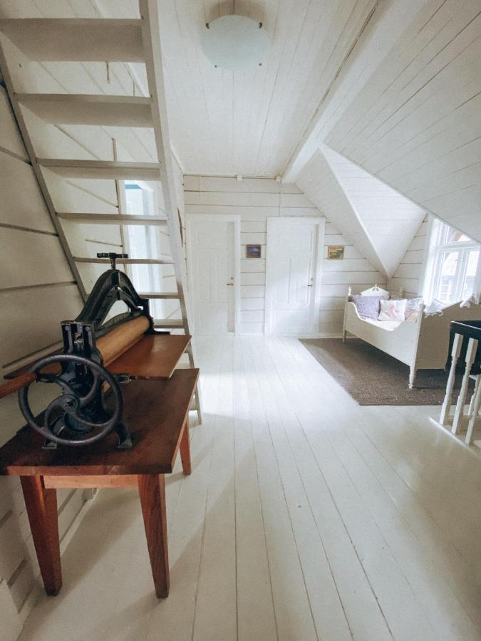 Heggjabygda Gjestegard - Historisk Tommerhus I Landlige Omgivelser Nordfjordeid Kültér fotó
